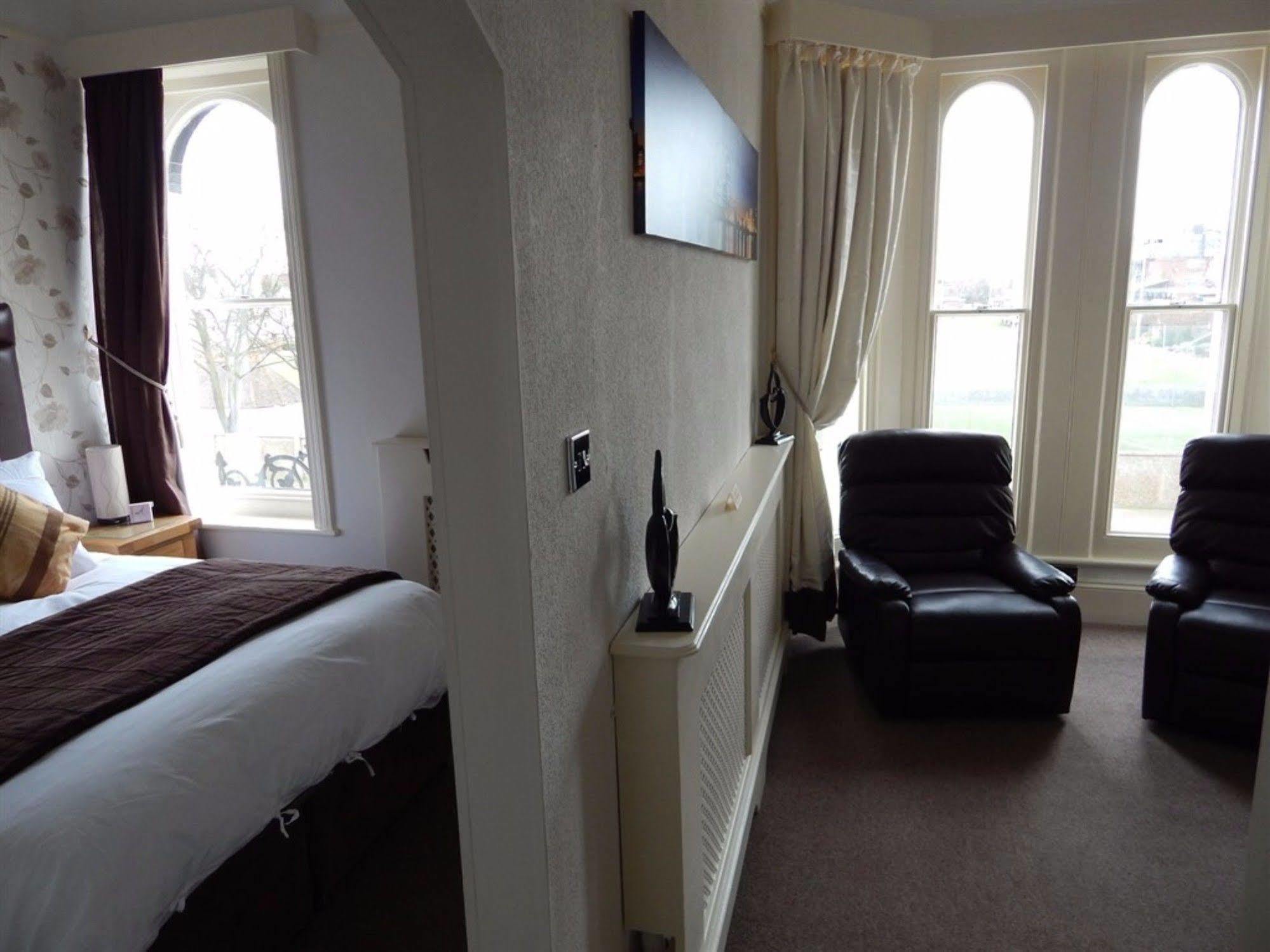 Hotel 3 Norfolk Square Great Yarmouth Exterior foto